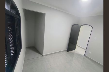 Casa para alugar com 275m², 4 quartos e 4 vagas Casa para alugar com 275m², 4 quartos e 4 vagasQuarto