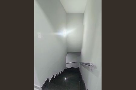 Casa para alugar com 275m², 4 quartos e 4 vagas Casa para alugar com 275m², 4 quartos e 4 vagasCorredor