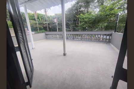 Casa para alugar com 275m², 4 quartos e 4 vagas Casa para alugar com 275m², 4 quartos e 4 vagasVaranda