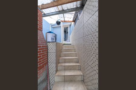 Casa para alugar com 80m², 3 quartos e 1 vaga Casa para alugar com 80m², 3 quartos e 1 vagaEscada