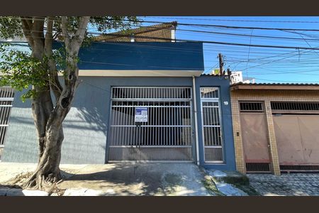 Casa para alugar com 80m², 3 quartos e 1 vaga Casa para alugar com 80m², 3 quartos e 1 vagaFcahada+Placa