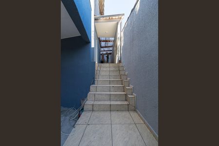 Casa para alugar com 80m², 3 quartos e 1 vaga Casa para alugar com 80m², 3 quartos e 1 vagaEscada