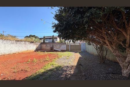 Casa à venda com 430m², 2 quartos e sem vaga Casa à venda com 430m², 2 quartos e sem vagaQuintal