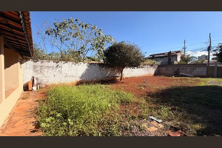 Casa à venda com 430m², 2 quartos e sem vaga Casa à venda com 430m², 2 quartos e sem vagaQuintal