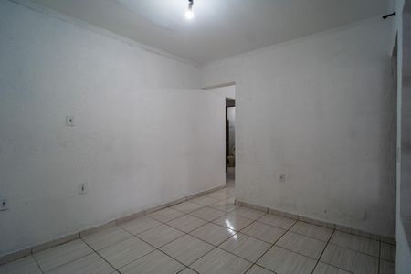 Casa para alugar com 50m², 1 quarto e 2 vagas Casa para alugar com 50m², 1 quarto e 2 vagasSala
