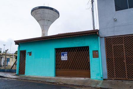 Casa para alugar com 50m², 1 quarto e 2 vagas Casa para alugar com 50m², 1 quarto e 2 vagasFachada