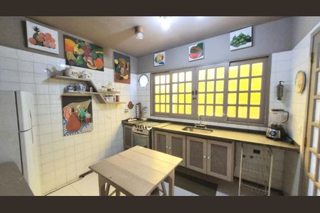 Foto 09 de casa de condomínio à venda com 3 quartos, 250m² em Residencial Tres (Alphaville), Santana de Parnaíba