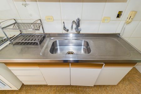 Apartamento para alugar com 74m², 2 quartos e 1 vaga Apartamento para alugar com 74m², 2 quartos e 1 vagaDetalhe - Cozinha