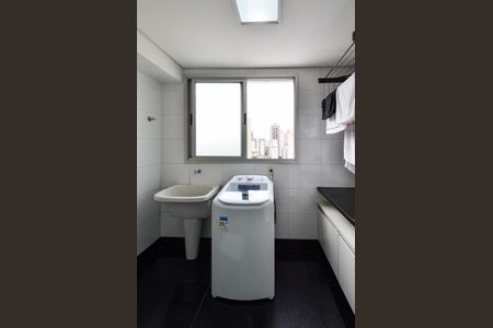 Apartamento à venda com 138m², 3 quartos e 3 vagas Apartamento à venda com 138m², 3 quartos e 3 vagasÁrea de Serviço
