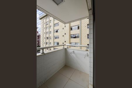 Apartamento à venda com 138m², 3 quartos e 3 vagas Apartamento à venda com 138m², 3 quartos e 3 vagasVaranda Suíte