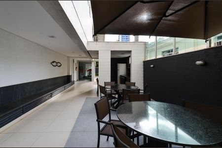 Apartamento à venda com 138m², 3 quartos e 3 vagas Apartamento à venda com 138m², 3 quartos e 3 vagasÁrea comum - Churrasqueira