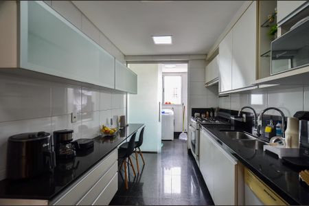 Apartamento à venda com 138m², 3 quartos e 3 vagas Apartamento à venda com 138m², 3 quartos e 3 vagasCozinha