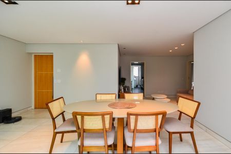 Apartamento à venda com 138m², 3 quartos e 3 vagas Apartamento à venda com 138m², 3 quartos e 3 vagasSala Ambientes