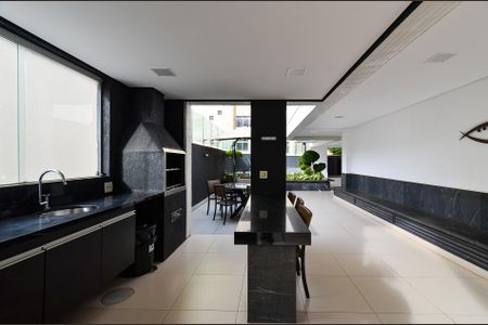Apartamento à venda com 138m², 3 quartos e 3 vagas Apartamento à venda com 138m², 3 quartos e 3 vagasÁrea comum - Churrasqueira