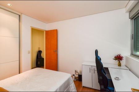 Apartamento à venda com 138m², 3 quartos e 3 vagas Apartamento à venda com 138m², 3 quartos e 3 vagasQuarto 2