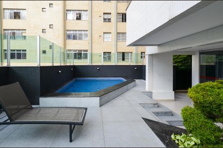 Apartamento à venda com 138m², 3 quartos e 3 vagas Apartamento à venda com 138m², 3 quartos e 3 vagasÁrea comum - Piscina