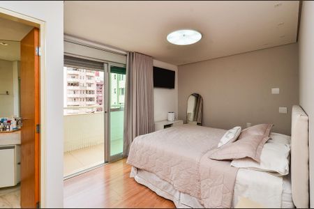 Apartamento à venda com 138m², 3 quartos e 3 vagas Apartamento à venda com 138m², 3 quartos e 3 vagasSuíte
