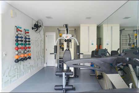 Apartamento à venda com 138m², 3 quartos e 3 vagas Apartamento à venda com 138m², 3 quartos e 3 vagasÁrea comum - Academia