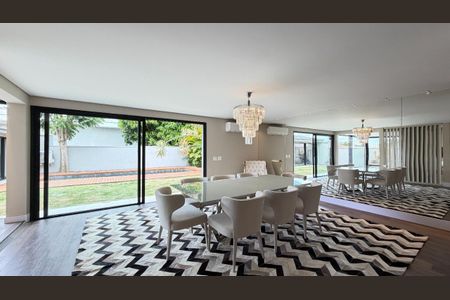 Casa de condomínio à venda com 350m², 5 quartos e 4 vagas Casa de condomínio à venda com 350m², 5 quartos e 4 vagasFoto 05