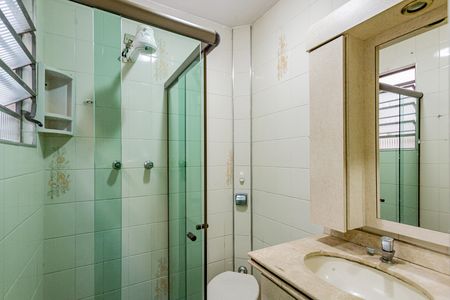Banheiro de casa à venda com 2 quartos, 120m² em Parque Fongaro, São Paulo