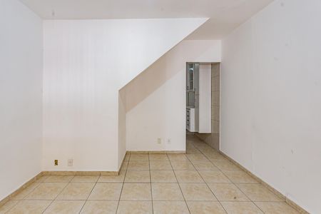 Sala de casa à venda com 2 quartos, 120m² em Parque Fongaro, São Paulo