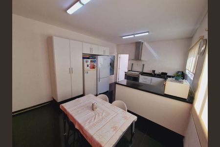 Casa de condomínio à venda com 380m², 4 quartos e 2 vagas Casa de condomínio à venda com 380m², 4 quartos e 2 vagasFoto 09