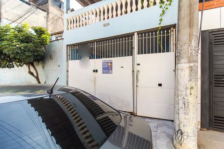 Casa para alugar com 100m², 3 quartos e 2 vagas Casa para alugar com 100m², 3 quartos e 2 vagasFachada + Placa