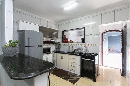 Casa à venda com 215m², 3 quartos e 7 vagasCozinha 