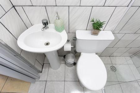 Casa à venda com 215m², 3 quartos e 7 vagasBanheiro 2
