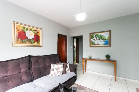 Casa à venda com 215m², 3 quartos e 7 vagasSala