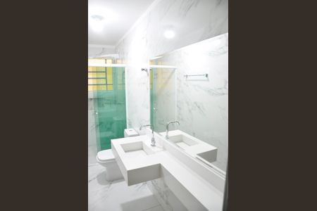 Casa para alugar com 320m², 3 quartos e 3 vagas Casa para alugar com 320m², 3 quartos e 3 vagasDetalhe - Banheiro Social