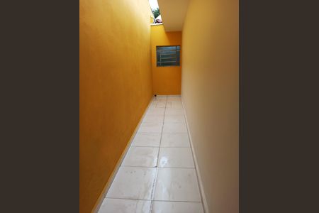Casa para alugar com 320m², 3 quartos e 3 vagas Casa para alugar com 320m², 3 quartos e 3 vagasDetalhe - Corredor Externo