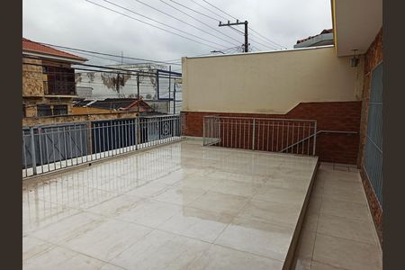 Casa para alugar com 320m², 3 quartos e 3 vagas Casa para alugar com 320m², 3 quartos e 3 vagasDetalhe - Varanda