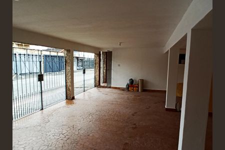 Casa para alugar com 320m², 3 quartos e 3 vagas Casa para alugar com 320m², 3 quartos e 3 vagasDetalhe - Garagem