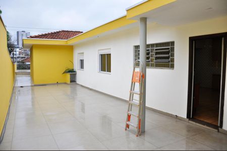 Casa para alugar com 320m², 3 quartos e 3 vagas Casa para alugar com 320m², 3 quartos e 3 vagasDetalhe - Quintal