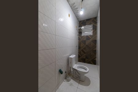 Casa para alugar com 100m², 2 quartos e sem vaga Casa para alugar com 100m², 2 quartos e sem vagaBanheiro 1