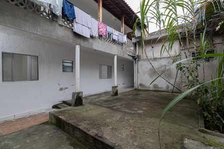 Casa para alugar com 100m², 2 quartos e sem vaga Casa para alugar com 100m², 2 quartos e sem vagaQuintal