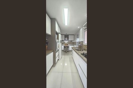 Apartamento à venda com 136m², 3 quartos e 3 vagas Apartamento à venda com 136m², 3 quartos e 3 vagasCozinha