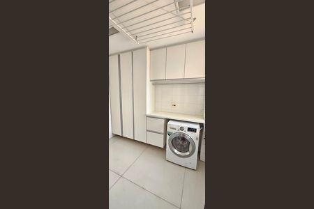 Apartamento à venda com 136m², 3 quartos e 3 vagas Apartamento à venda com 136m², 3 quartos e 3 vagasÁrea de serviço