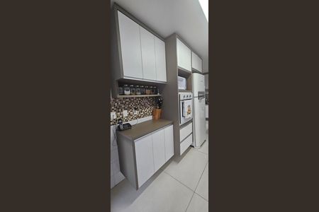 Apartamento à venda com 136m², 3 quartos e 3 vagas Apartamento à venda com 136m², 3 quartos e 3 vagasCozinha