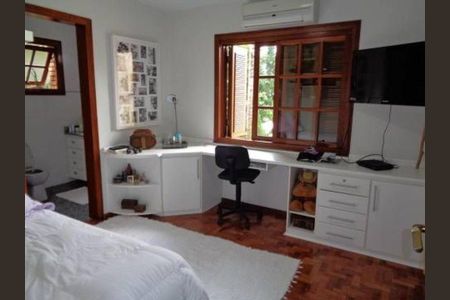 Foto 01 de casa de condomínio à venda com 4 quartos, 750m² em Residencial Tambore, Barueri