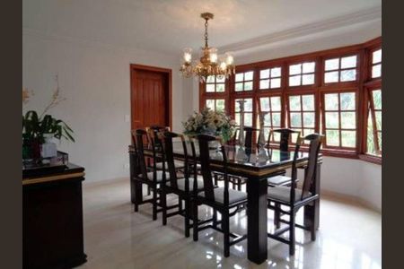 Foto 01 de casa de condomínio à venda com 4 quartos, 750m² em Residencial Tambore, Barueri