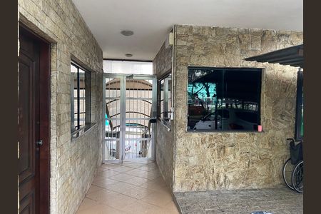 Apartamento à venda com 76m², 3 quartos e 1 vaga Apartamento à venda com 76m², 3 quartos e 1 vagaFachada e portaria