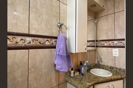 Apartamento à venda com 76m², 3 quartos e 1 vaga Apartamento à venda com 76m², 3 quartos e 1 vagaBanheiro