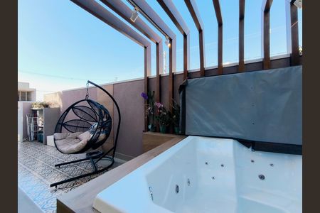 Casa de condomínio à venda com 164m², 3 quartos e 2 vagas