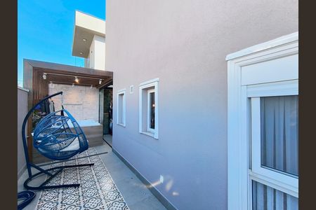 Casa de condomínio à venda com 164m², 3 quartos e 2 vagas
