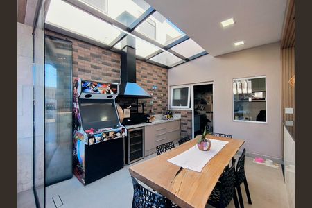 Casa de condomínio à venda com 164m², 3 quartos e 2 vagas