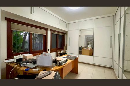 Casa à venda com 580m², 3 quartos e 5 vagasQuarto 1