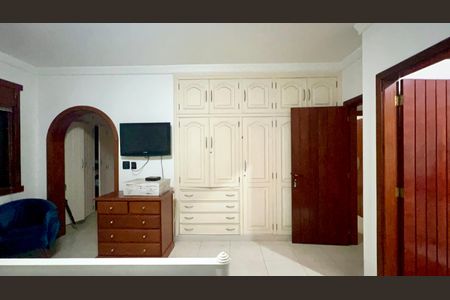 Casa à venda com 580m², 3 quartos e 5 vagasSuite