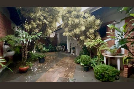 Casa à venda com 580m², 3 quartos e 5 vagasQuintal